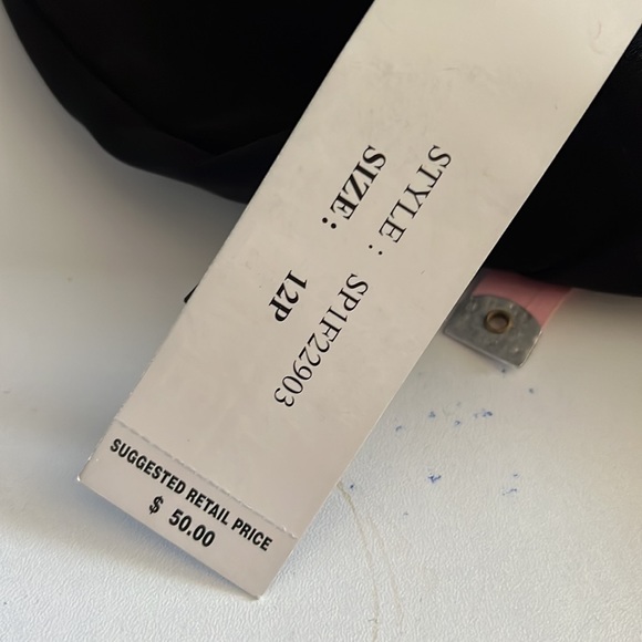 1 hour sale. Larry Levine, black slacks, petite sport stretch, 12P - Picture 3 of 6